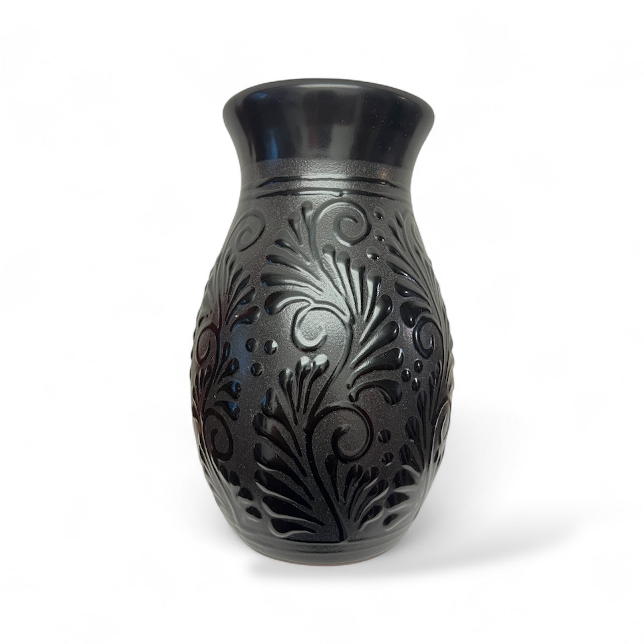 Elegant Black Clay Vase – Handcrafted Matte Finish for Timeless Decor