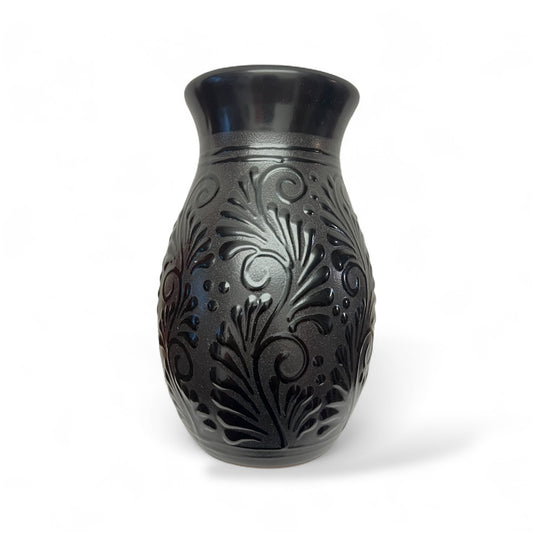 Elegant Black Clay Vase – Handcrafted Matte Finish for Timeless Decor