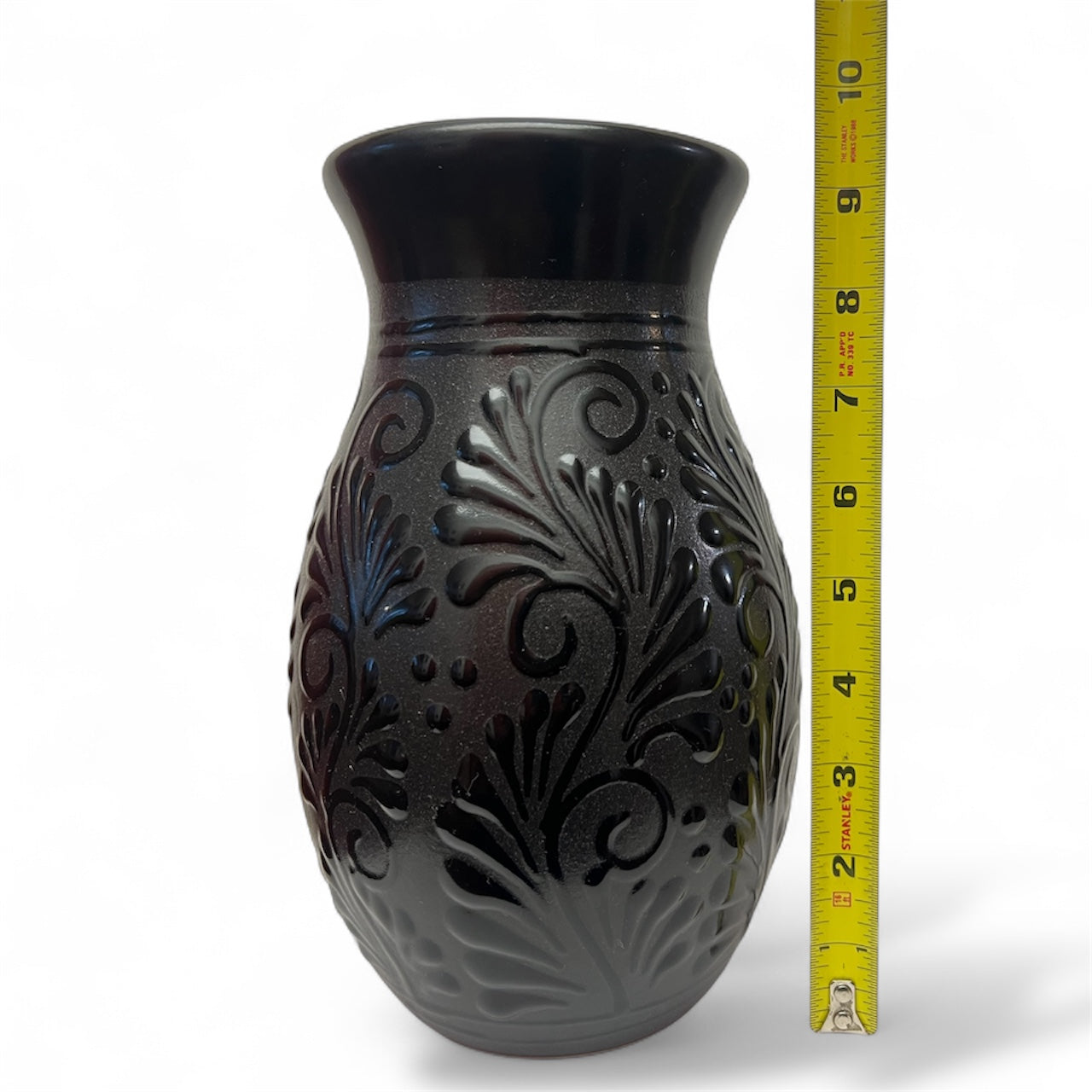 Elegant Black Clay Vase – Handcrafted Matte Finish for Timeless Decor